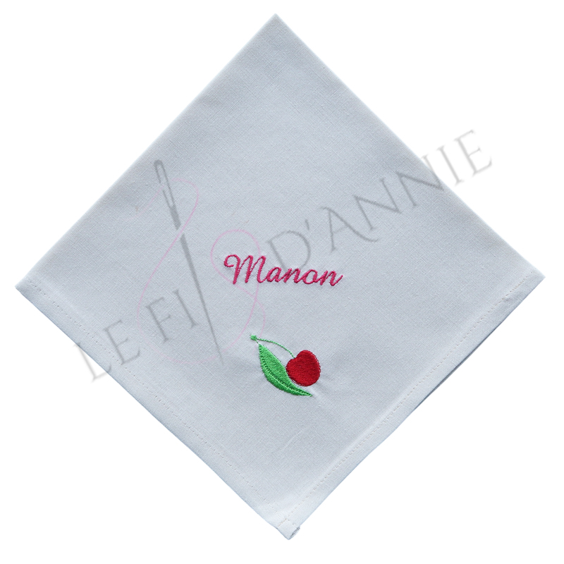 Serviette de table en tissu brodée avec un prénom et une cerise – Image 6