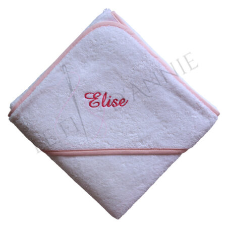 Cape de bain pour bébé avec le prénom brodé