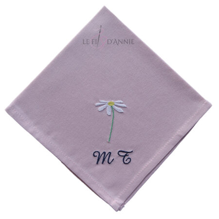 Serviette de table personnalisée avec des initiales et une marguerite