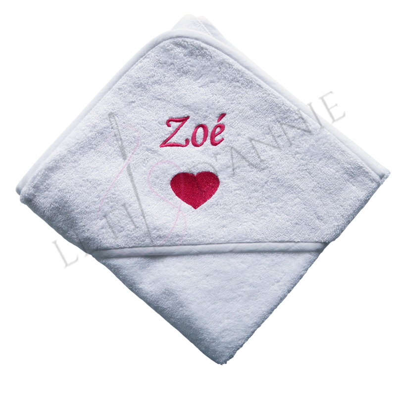 Sortie de bain bébé avec le prénom et un coeur