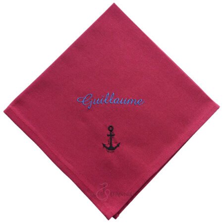 Serviette de table avec une ancre marine