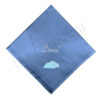Serviette de table brodée avec un prénom et des nuages