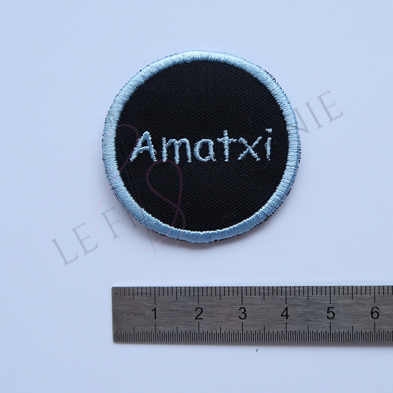 Ecusson rond à coller ou à coudre