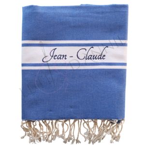 Serviette de plage en coton avec un prénom brodé